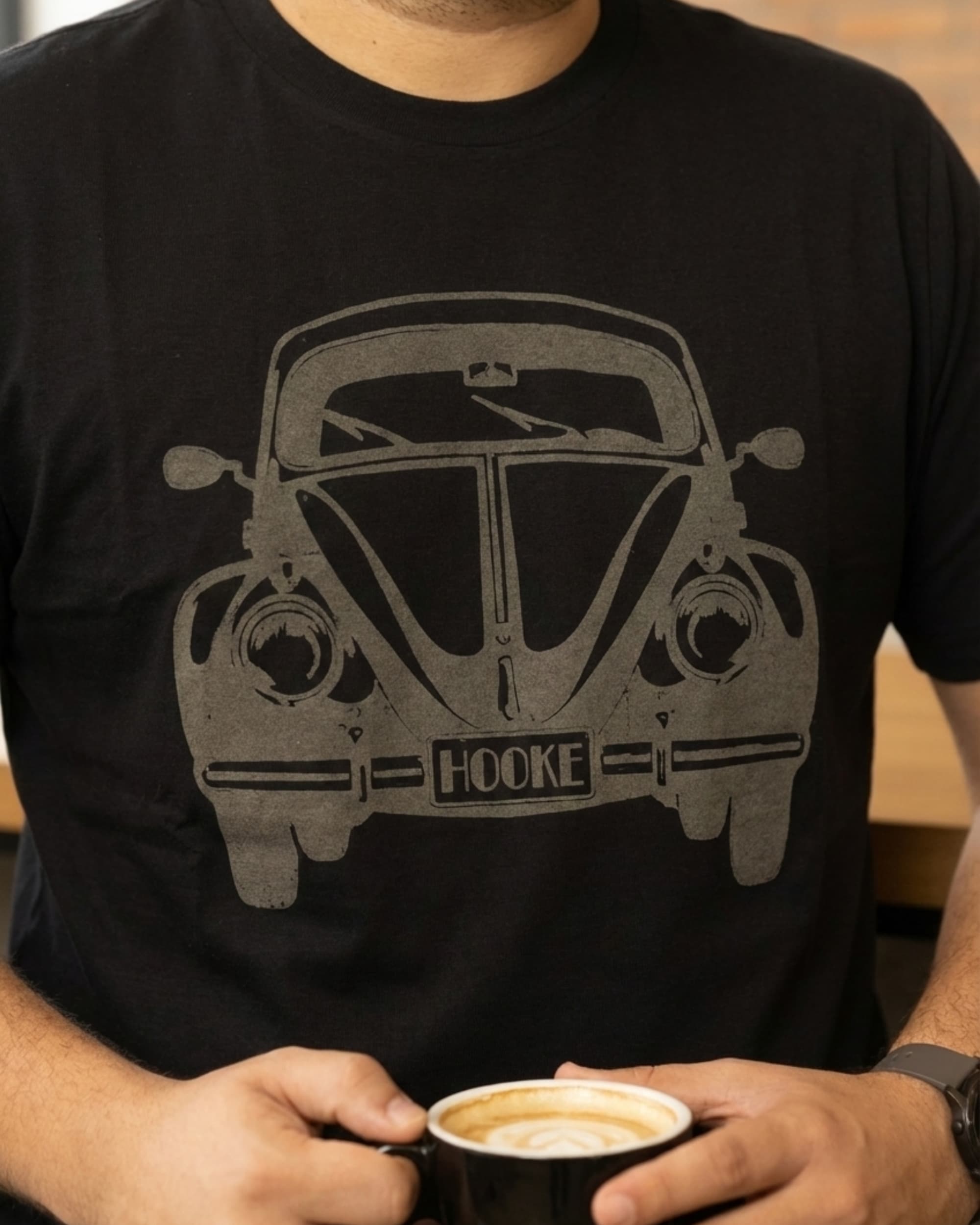 Detalhe camiseta Hooke Fusca